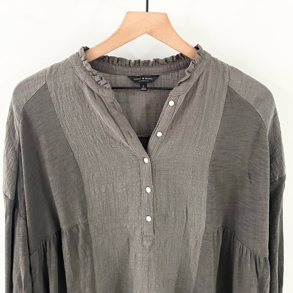 Lucky Brand Quarter Button Peasant Blouse Olive Size Small - Picture 2 of 5